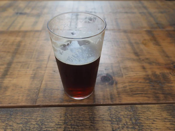Britse bier bier pint — Stockfoto