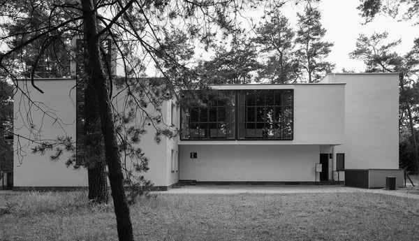 Bauhaus Meisterhaeuser, Dessau'da siyah beyaz — Stok fotoğraf