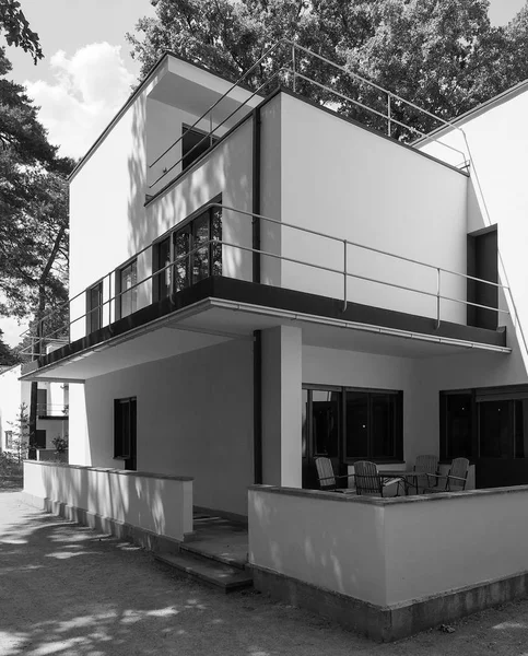 Bauhaus Meisterhaeuser em Dessau em preto e branco — Fotografia de Stock