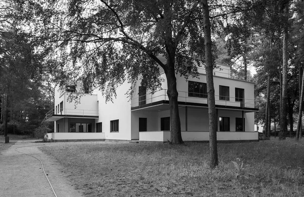 Bauhaus Meisterhaeuser em Dessau em preto e branco — Fotografia de Stock