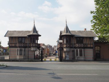 Collegno'da Leumann pamuk fabrikası girişi