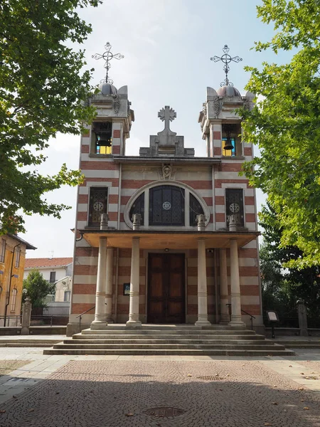 Igreja de Santa Isabel na aldeia de Leumann em Collegno — Fotografia de Stock