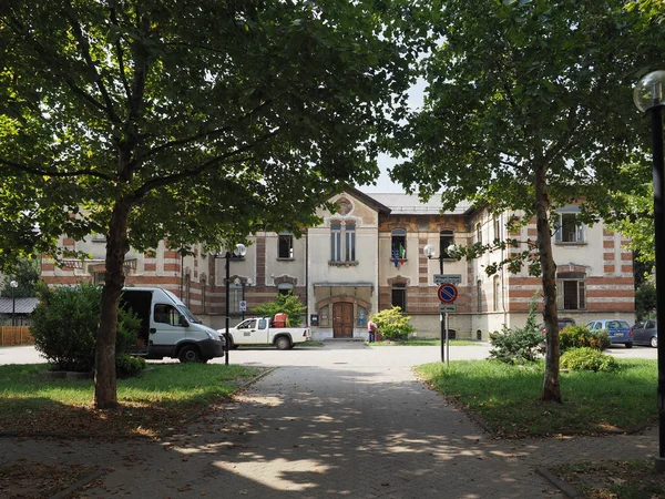 Escuela de Leumann en Collegno —  Fotos de Stock