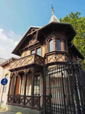 Collegno'da Leumann pamuk fabrikası girişi