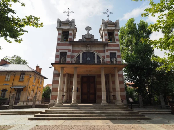 Sint-Elizabeth kerk in Leumann Village in Collegno — Stockfoto