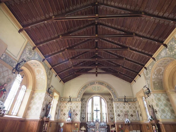 Igreja de Santa Isabel na aldeia de Leumann em Collegno — Fotografia de Stock