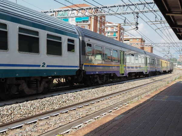 Pociąg w Collegno Station — Zdjęcie stockowe