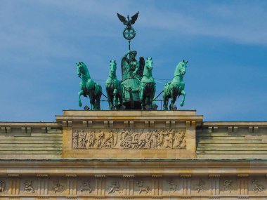 Brandenburger Tor (Brandenburg Kapısı) Berlin'de