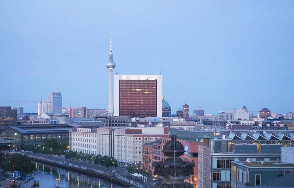 Luftaufnahme von Berlin bei Nacht — Stockfoto