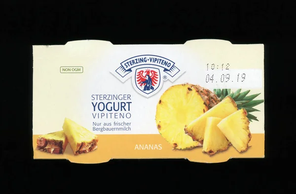 TRENTO, ITALY - CIRCA AUG 2019: Sterzing Vipiteno yogurt — Stock Photo, Image