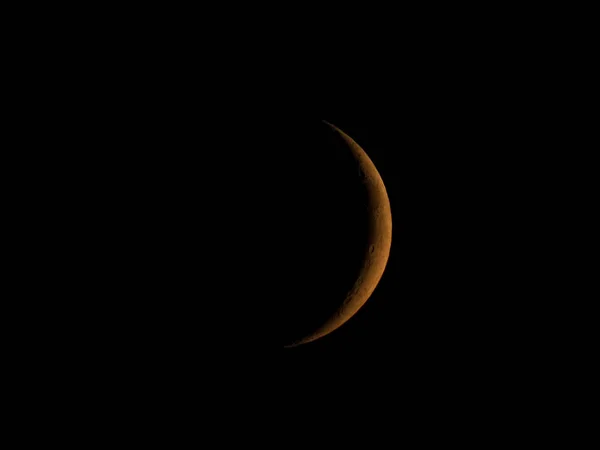 Croissant de lune croissant vu avec télescope — Photo