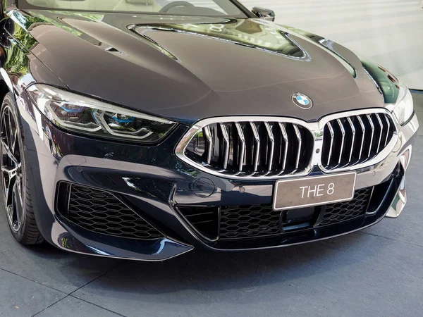 TURIN - JUN 2019: BMW 8 sportsvognen - Stock-foto