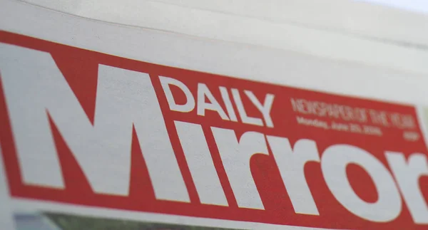 LONDON - AUG 2019: Daily Mirror newspaper header sign — Stock Photo, Image