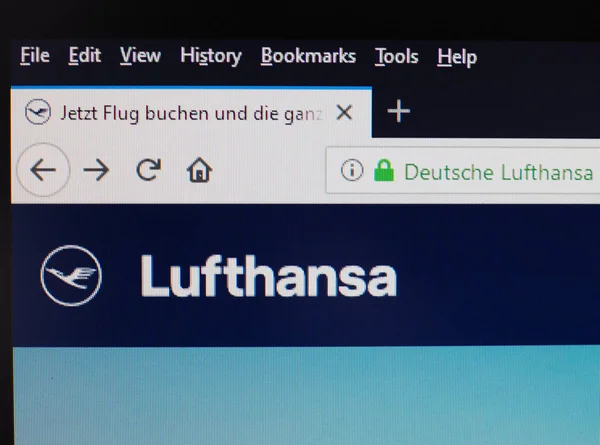 FRANKFURT AM MAIN - AOÛT 2019 : Panneau Lufthansa sur le site — Photo