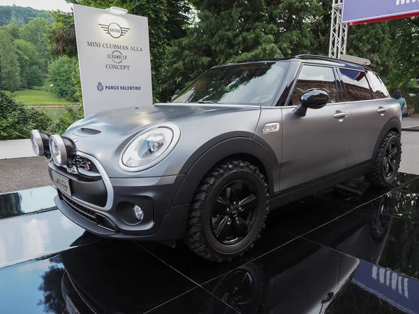 TURÍN - JUN 2016: Mini Clubman All4 coche — Foto de Stock