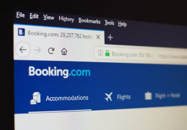 Amsterdam - Ağu 2019: web sitesinde Booking.com işareti