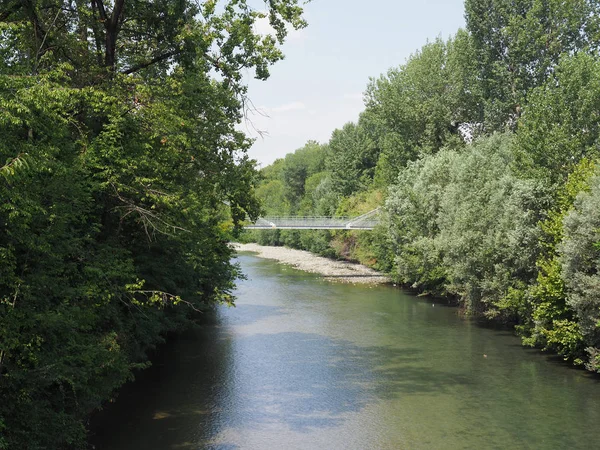 Dora River a Parco Dóra parkban Torinóban — Stock Fotó