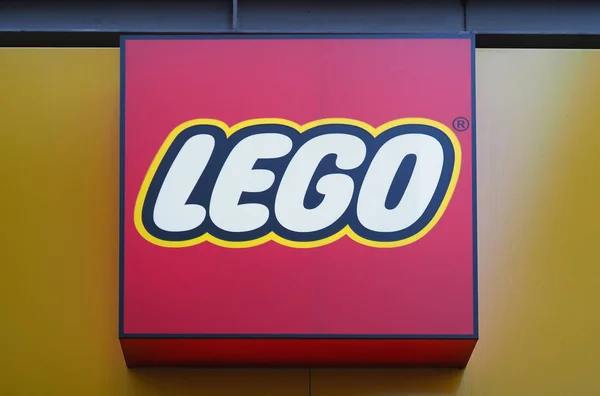 Koeln-aug 2019: LEGO Sign — Stockfoto