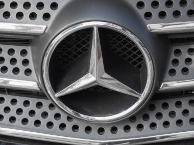 Stuttgart - Ağu 2019: Mercedes işareti