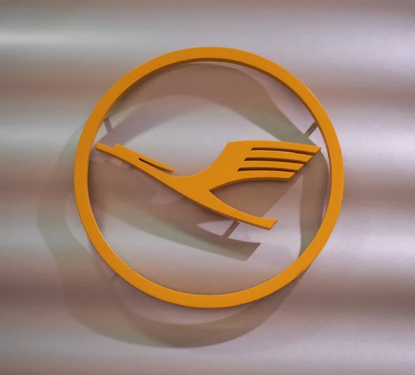 MUeNCHEN - AUG 2019: Lufthansa sign — Stock Photo, Image