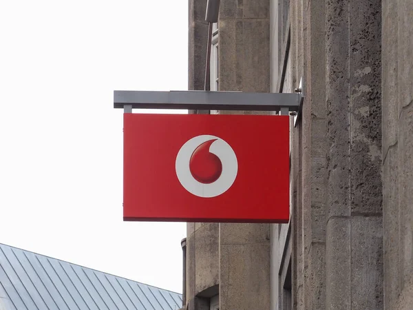 Bonn-sierpień 2019: znak Vodafone — Zdjęcie stockowe