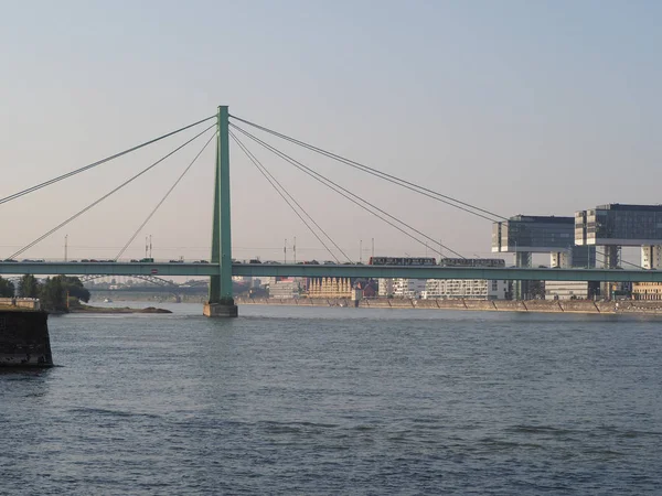 Северинский мост в Кёльне — стоковое фото