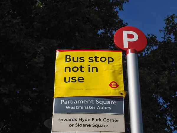 Parliament Square Bus stop not in use sign in London — Stock Photo, Image