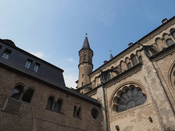 Bonner Münster (Bonn Minster) basiliek kerk in Bonn — Stockfoto