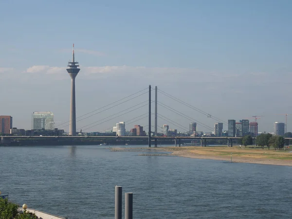 Blick auf die Stadt Düsseldorf — Stockfoto