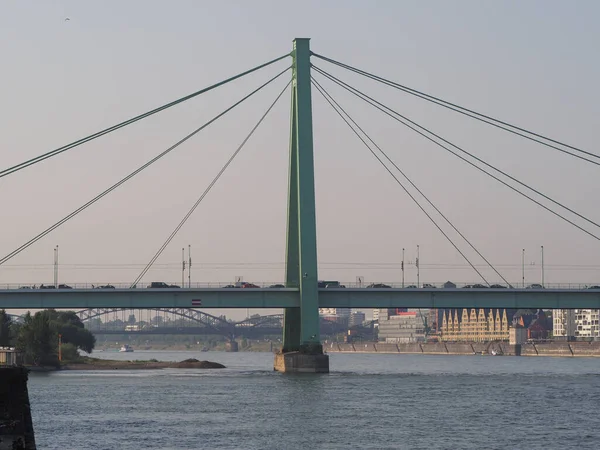 Γέφυρα Σεβερίν στην Κολωνίας — Φωτογραφία Αρχείου