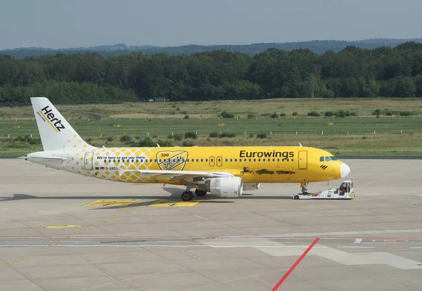 Eurowings Airbus A320-200 estacionado em Koeln — Fotografia de Stock