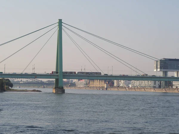 Schotterbrücke in Köln — Stockfoto