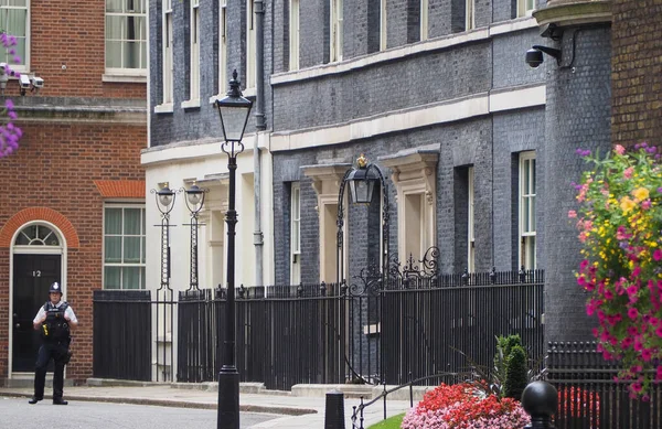 10 Downing Street rezidence britského odpoledne v Londýně — Stock fotografie