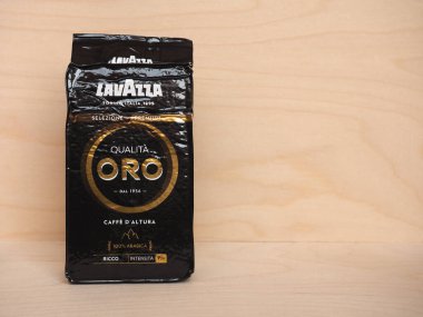 TURIN, ITALY - CIRCA Nisan 2020: Lavazza Premium Qualita Oro kahve paketi