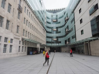 LONDON, UK - CIRCA SEPTEMBER 2019: BBC Yayın Merkezi Portland Place 'deki British Broadcasting Corporation