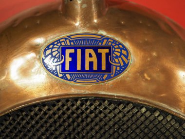 TURIN, İTALYA - CIRCA KOVEMBER 2019: Vintage Fiat araba işareti