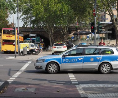 KOELN, GERMANY - CIRCA AĞUSTOS 2019: Polis Aracı
