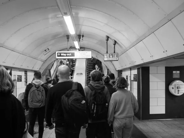 London Circa Wrzesień 2019 Stacja Metra Oxford Circus Czerni Bieli — Zdjęcie stockowe