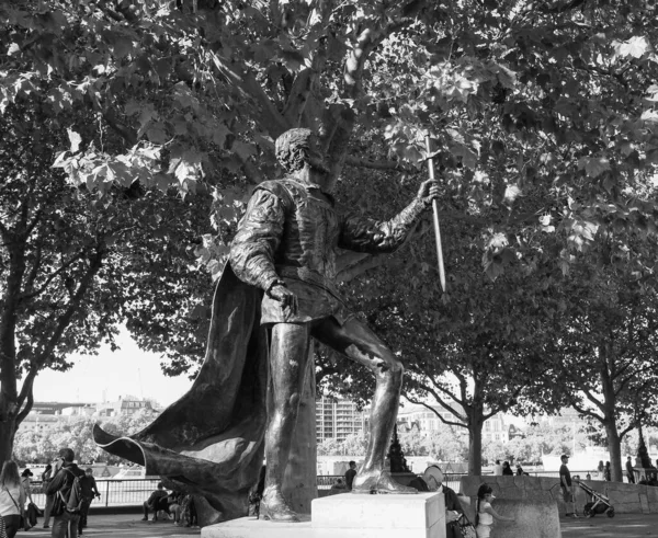 London Circa Σεπτεμβριοσ 2019 Άγαλμα Του Λόρενς Ολιβιέ Άμλετ Έξω — Φωτογραφία Αρχείου