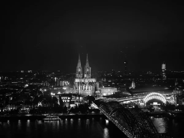 Nachtaufnahme Kölner Dom Sankt Petrus Gotische Kirche Und Hohenzollernbrücke Über — Stockfoto