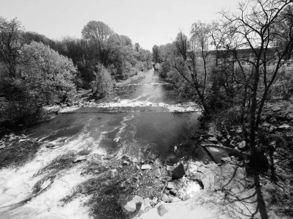 Râul Torrent Sangone Din Torino Italia Alb Negru — Fotografie, imagine de stoc