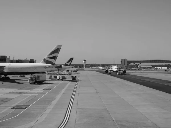 Gatwick Circa September 2019 London Gatwick Airport Runway Black White — стокове фото