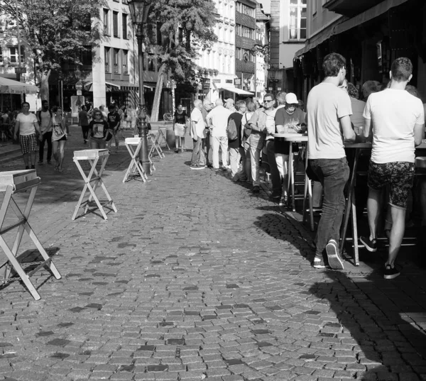 Duesseldorf Germany Circa August 2019 People City Centre Black White — Stock Photo, Image