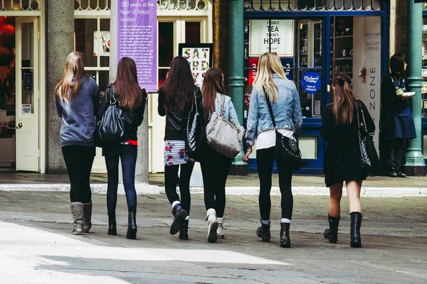 London Circa 2010 Junge Frauen London — Stockfoto