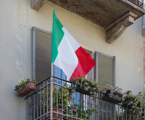 Włoska Flaga Narodowa Europa Balkonie — Zdjęcie stockowe