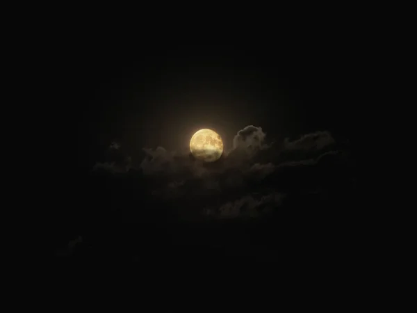 Full Moon Illuminating Cluster Clouds — Stock Photo, Image