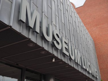 KOELN, GERMANY - CIRCA AĞUSTOS 2019: 20. ve 21. yüzyıl sanatı Ludwig Müzesi