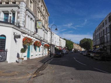 LONDON, İngiltere - CIRCA SEPTEMBER 2019: Primrose Hill 'deki Regents Park Caddesi