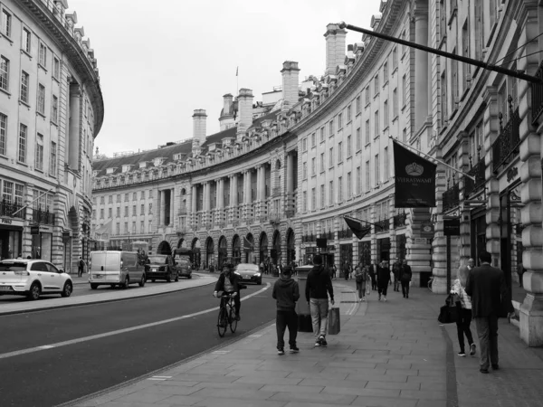 London Storbritannien Circa September 2019 Folk Regent Street Halvmåne Svartvitt — Stockfoto