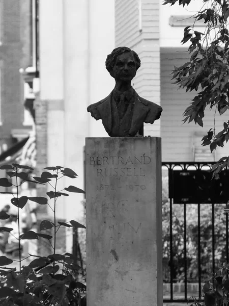 Лондон Великобритания Circa September 2019 Статуя Британского Философа Бертрана Рассела — стоковое фото